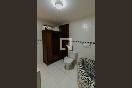 Casa à venda com 300m², 5 quartos e 5 vagasBanheiro Quarto 5