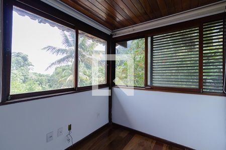 Casa à venda com 300m², 5 quartos e 5 vagasQuarto 2