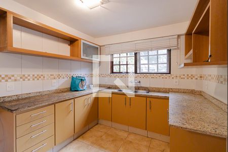 Casa à venda com 300m², 5 quartos e 5 vagasCozinha