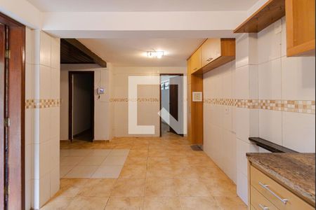 Casa à venda com 300m², 5 quartos e 5 vagasCozinha