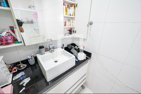 Apartamento à venda com 140m², 2 quartos e 3 vagas Apartamento à venda com 140m², 2 quartos e 3 vagasBanheiro da Suíte 1