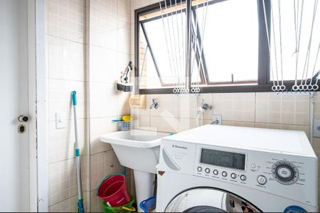 Apartamento à venda com 140m², 2 quartos e 3 vagas Apartamento à venda com 140m², 2 quartos e 3 vagasLavanderia