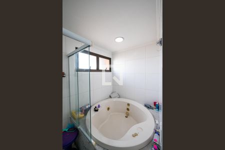 Apartamento à venda com 140m², 2 quartos e 3 vagas Apartamento à venda com 140m², 2 quartos e 3 vagasBanheiro da Suíte 1