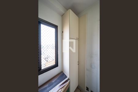 Apartamento à venda com 140m², 2 quartos e 3 vagas Apartamento à venda com 140m², 2 quartos e 3 vagasQuarto de Serviço