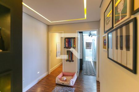 Corredor de apartamento à venda com 4 quartos, 238m² em Vila Suzana, São Paulo