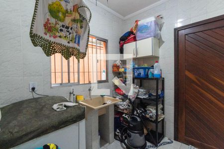 Casa à venda com 149m², 3 quartos e 2 vagasLavanderia