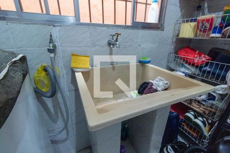 Casa à venda com 149m², 3 quartos e 2 vagasLavanderia