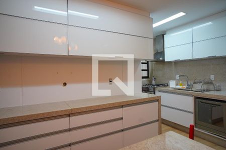 Apartamento para alugar com 200m², 2 quartos e 2 vagasCozinha