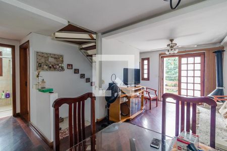 Sala de casa à venda com 5 quartos, 396m² em Partenon, Porto Alegre
