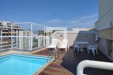 Apartamento à venda com 105m², 2 quartos e 1 vaga Apartamento à venda com 105m², 2 quartos e 1 vagaÁrea comum - Piscina