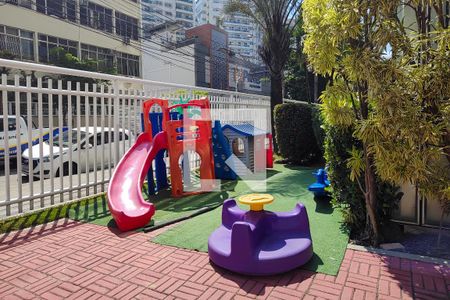 Apartamento à venda com 105m², 2 quartos e 1 vaga Apartamento à venda com 105m², 2 quartos e 1 vagaÁrea comum - Playground