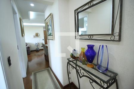 Apartamento à venda com 81m², 3 quartos e 2 vagasCorredor