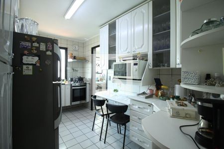 Apartamento à venda com 81m², 3 quartos e 2 vagasCozinha