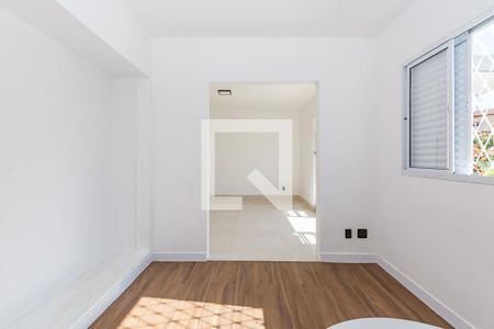 Quarto 3 reversível de casa à venda com 3 quartos, 360m² em João Pinheiro, Belo Horizonte