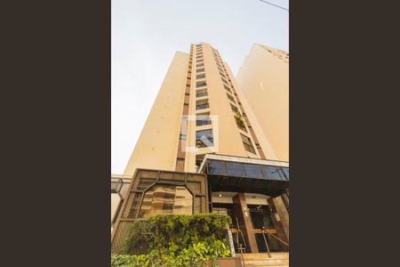 Studio à venda com 32m², 1 quarto e 1 vaga Studio à venda com 32m², 1 quarto e 1 vagaFachada