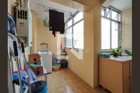 Apartamento à venda com 135m², 4 quartos e 2 vagas Apartamento à venda com 135m², 4 quartos e 2 vagasÁrea de Serviço