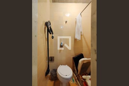 Apartamento à venda com 135m², 4 quartos e 2 vagas Apartamento à venda com 135m², 4 quartos e 2 vagasBanheiro de serviço