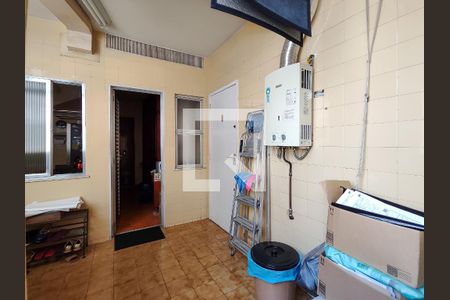 Apartamento à venda com 135m², 4 quartos e 2 vagas Apartamento à venda com 135m², 4 quartos e 2 vagasÁrea de Serviço