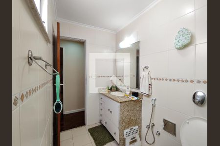 Apartamento à venda com 135m², 4 quartos e 2 vagas Apartamento à venda com 135m², 4 quartos e 2 vagasBanheiro Corredor