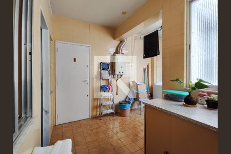 Apartamento à venda com 135m², 4 quartos e 2 vagas Apartamento à venda com 135m², 4 quartos e 2 vagasÁrea de Serviço