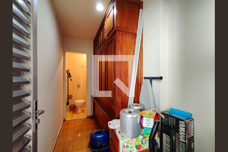 Apartamento à venda com 135m², 4 quartos e 2 vagas Apartamento à venda com 135m², 4 quartos e 2 vagasQuarto de Serviço