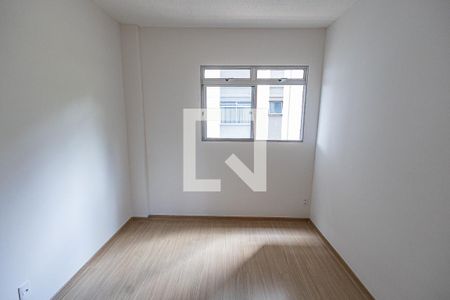 Quarto 2 de apartamento para alugar com 2 quartos, 47m² em Indaiá, Belo Horizonte