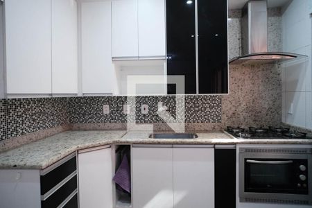 Cozinha de casa de condomínio à venda com 3 quartos, 92m² em Vila Ré, São Paulo