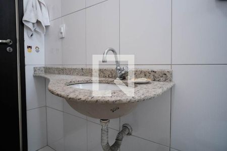 Casa de condomínio à venda com 92m², 3 quartos e 2 vagasBanheiro 2