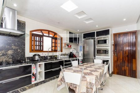 Casa à venda com 400m², 4 quartos e 10 vagas Casa à venda com 400m², 4 quartos e 10 vagasCozinha