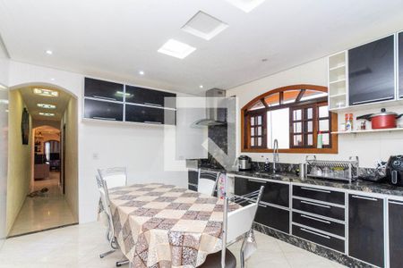 Casa à venda com 400m², 4 quartos e 10 vagas Casa à venda com 400m², 4 quartos e 10 vagasCozinha