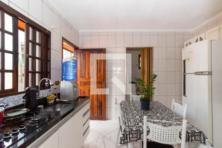 Casa à venda com 400m², 4 quartos e 10 vagas Casa à venda com 400m², 4 quartos e 10 vagasCozinha da edícula