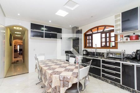 Casa à venda com 400m², 4 quartos e 10 vagas Casa à venda com 400m², 4 quartos e 10 vagasCozinha