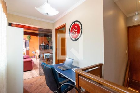 Casa à venda com 400m², 4 quartos e 10 vagas Casa à venda com 400m², 4 quartos e 10 vagasEscritório