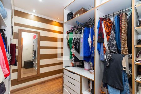 Casa à venda com 400m², 4 quartos e 10 vagas Casa à venda com 400m², 4 quartos e 10 vagasCloset da suíte master