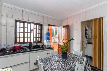 Casa à venda com 400m², 4 quartos e 10 vagas Casa à venda com 400m², 4 quartos e 10 vagasCozinha da edícula