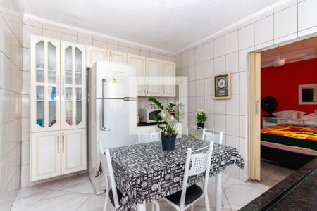 Casa à venda com 400m², 4 quartos e 10 vagas Casa à venda com 400m², 4 quartos e 10 vagasCozinha da edícula