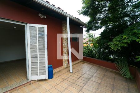 Casa à venda com 350m², 5 quartos e 2 vagas Casa à venda com 350m², 5 quartos e 2 vagassuíte 2 varanda