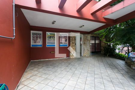 Casa à venda com 350m², 5 quartos e 2 vagas Casa à venda com 350m², 5 quartos e 2 vagasGaragem