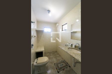 Casa à venda com 350m², 5 quartos e 2 vagas Casa à venda com 350m², 5 quartos e 2 vagasBanheiro da Suíte 1