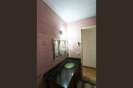 Casa à venda com 350m², 5 quartos e 2 vagas Casa à venda com 350m², 5 quartos e 2 vagasBanheiro