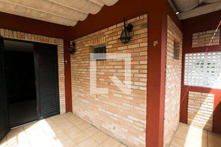 Casa à venda com 350m², 5 quartos e 2 vagas Casa à venda com 350m², 5 quartos e 2 vagasVaranda