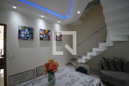 Sala de Jantar de casa à venda com 4 quartos, 300m² em Jardim Prudência, São Paulo