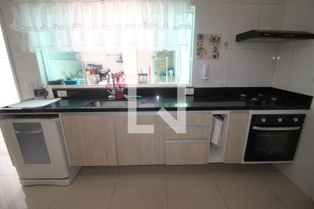 Casa à venda com 300m², 4 quartos e 4 vagasCozinha