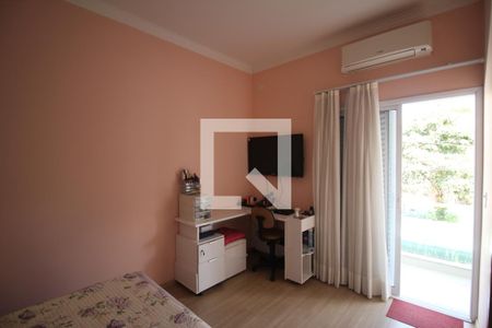 Casa à venda com 300m², 4 quartos e 4 vagasQuarto 2 - Suíte