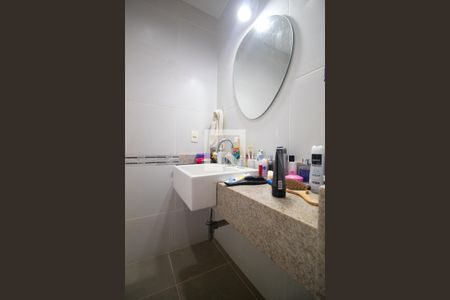 Apartamento à venda com 120m², 3 quartos e sem vagaBanheiro social