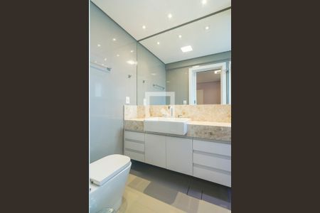 Apartamento à venda com 205m², 3 quartos e 4 vagasBanheiro da Suite 3