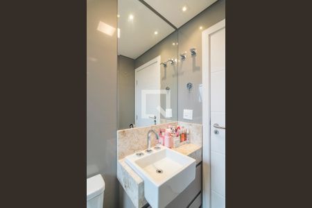 Apartamento à venda com 205m², 3 quartos e 4 vagasBanheiro da Suite 2