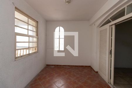 Quarto 1 de casa para alugar com 2 quartos, 80m² em Jardim Tremembé, São Paulo