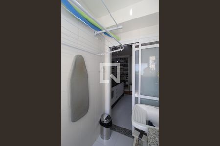 Apartamento à venda com 76m², 2 quartos e 1 vagaÁrea de Serviço