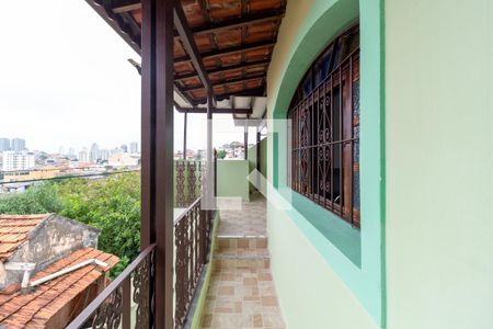 Casa para alugar com 110m², 2 quartos e 2 vagasCorredor externo